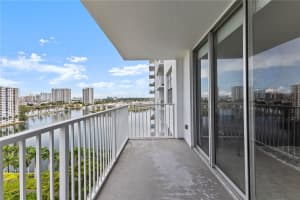 2801 Ne 183rd St 1510w, Aventura