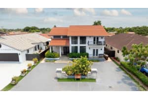 5875 W 3rd Ln, Hialeah