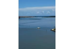 300 S Biscayne Blvd T-1514, Miami