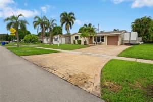 7321 E Mcarthur Pkwy, Hollywood, FL 33024 - MLS#A11864932