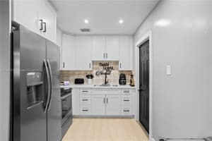 1000 N 71st Ter, Hollywood, FL 33024 - MLS#A11865016