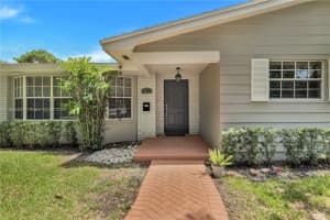 8261 SW 165th Ter, Palmetto Bay, FL 33157 - MLS#A11865057