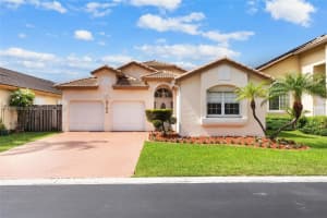 9764 Nw 32nd St, Doral