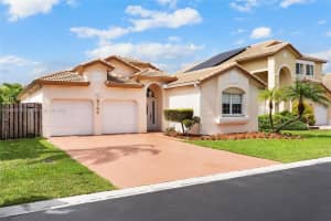 9764 NW 32nd St, Doral, FL 33172 - MLS#A11865078