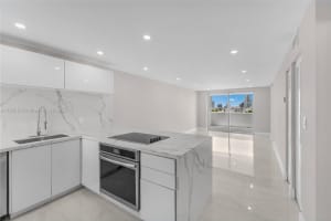 1331 Lincoln Rd 1302, Miami Beach, FL 33139 - MLS#A11865133