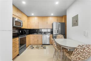 2101 S Ocean 1001 Hollywood, FL 33019 - MLS#A11865142