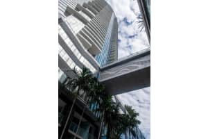 851 Ne 1st Ave 1811, Miami