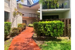 9429 Fontainebleau Blvd 101-33, Miami