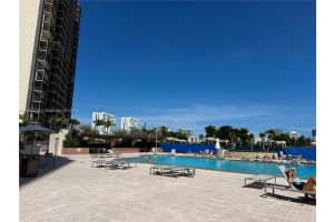 20335 W Country Club Dr 502, Aventura