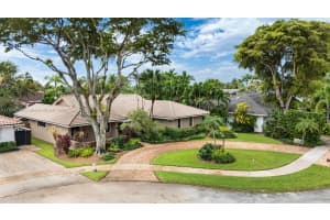 2362 Ne 212th Ter Miami, FL 33180 - MLS#A11865239