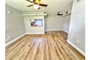 10055 NW 4th St 103, Pembroke Pines, FL 33024 - MLS#A11865258