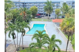 1655 W 44th Pl 511 Hialeah, FL 33012 - MLS#A11865275