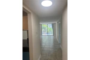 2935 Ne 163rd St 3p, North Miami Beach