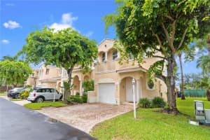 10151 NW 32nd Ter ., Doral, FL 33172 - MLS#A11865345
