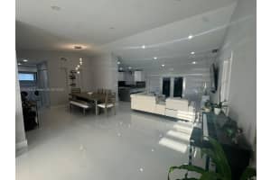 1051 Nw 128th Ave Miami, FL 33182 - MLS#A11865352