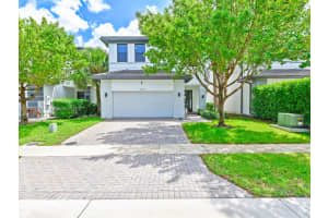 4924 Whispering Way, Dania Beach