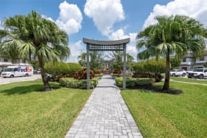 15841 Nw 90th Ct, Miami Lakes