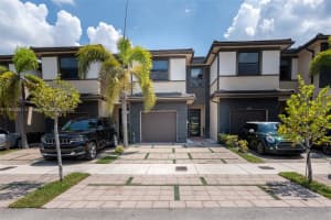 15841 NW 90th Ct, Miami Lakes, FL 33018 - MLS#A11865381
