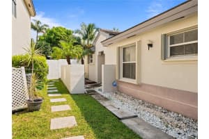 19253 NW 22nd St, Pembroke Pines, FL 33029 - MLS#A11865393