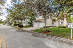 4913 Sw 32nd Way Hollywood, FL 33312 - MLS#A11865396
