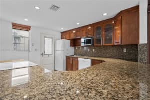 3030 Marcos Dr T203, Aventura