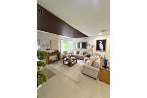 961 Swan Ave 0 Miami Springs, FL 33166 - MLS#A11865485