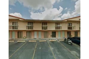 7989 Nw 7th St, Miami