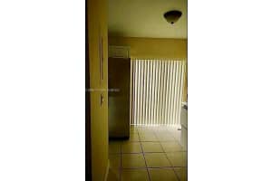7989 NW 7th St, Miami, FL 33126 - MLS#A11865521