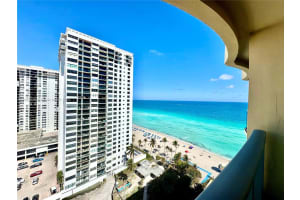 MLS# A11865536, Hollywood, Florida 33019