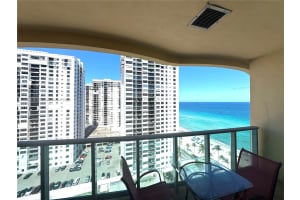 MLS# A11865536, Hollywood, Florida 33019
