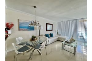 MLS# A11865536, Hollywood, Florida 33019
