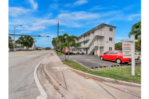 14190 W Dixie Hwy 3 North Miami, FL 33161 - MLS#A11865589
