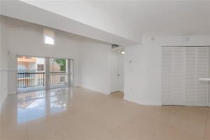 6292 Nw 186th St 306, Hialeah