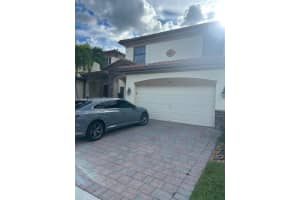 8660 Nw 101st Pl 8660, Doral