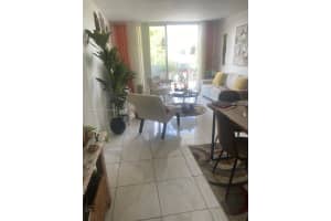 1990 Marseille Dr 201 Miami Beach, FL 33141 - MLS#A11865601