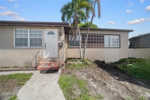 479 E 32nd St Hialeah, FL 33013 - MLS#A11865608
