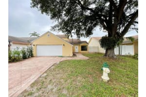 7941 Nw 50th St Lauderhill, FL 33351 - MLS#A11865653