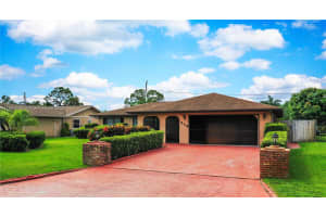 525 Se Brookside Ter Port Saint Lucie, FL 34983 - MLS#A11865684