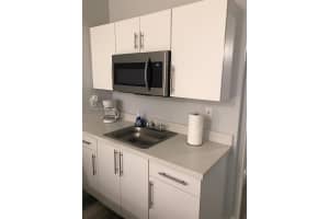 26 Diplomat Pkwy 2215, Hallandale Beach