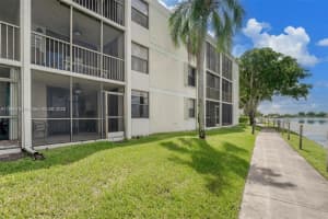 109 Lake Emerald Dr 103, Oakland Park