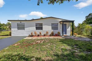 3239 Meadow Rd, Palm Springs, FL 33406 - MLS#A11865739