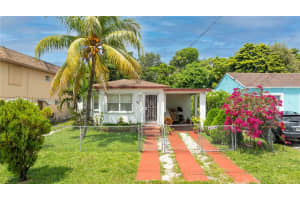 926 Nw 24th Ct, Miami