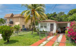 926 Nw 24th Ct Miami, FL 33125 - MLS#A11865837