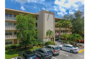 2405 Antigua Cir M4, Coconut Creek