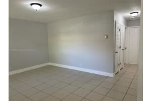 3071 Nw 43rd St 4 Lauderdale Lakes, FL 33309 - MLS#A11865952
