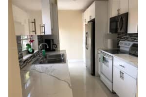 625 East Dr 625, Miami Springs, FL 33166 - MLS#A11866022