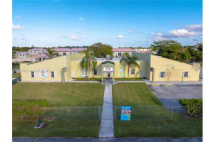 1200 NE 8th St, Homestead, FL 33033 - MLS#A11866038