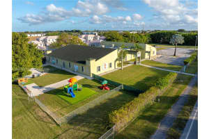 1200 NE 8th St, Homestead, FL 33033 - MLS#A11866038