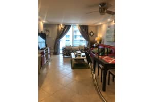 401 Ocean Dr 909 Miami Beach, FL 33139 - MLS#A11866106