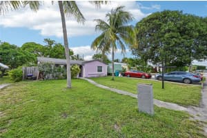 417 Nw 2nd St Boynton Beach, FL 33435 - MLS#A11866133